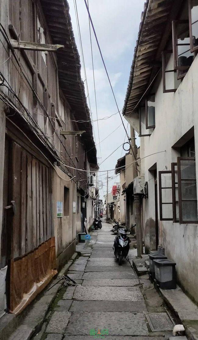 华夏文化科技股价重挫16.00% 市值跌394.08万港元